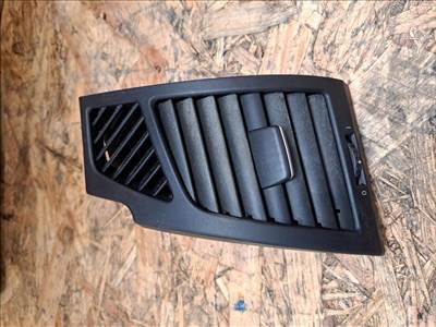 BMW 1 E81 E82  E87 (2005-2011) Bal Szellőző