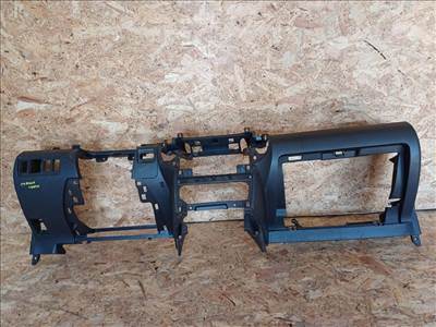 Toyota Corolla Verso ( 2005-2009) Műszerfal Alsó Része