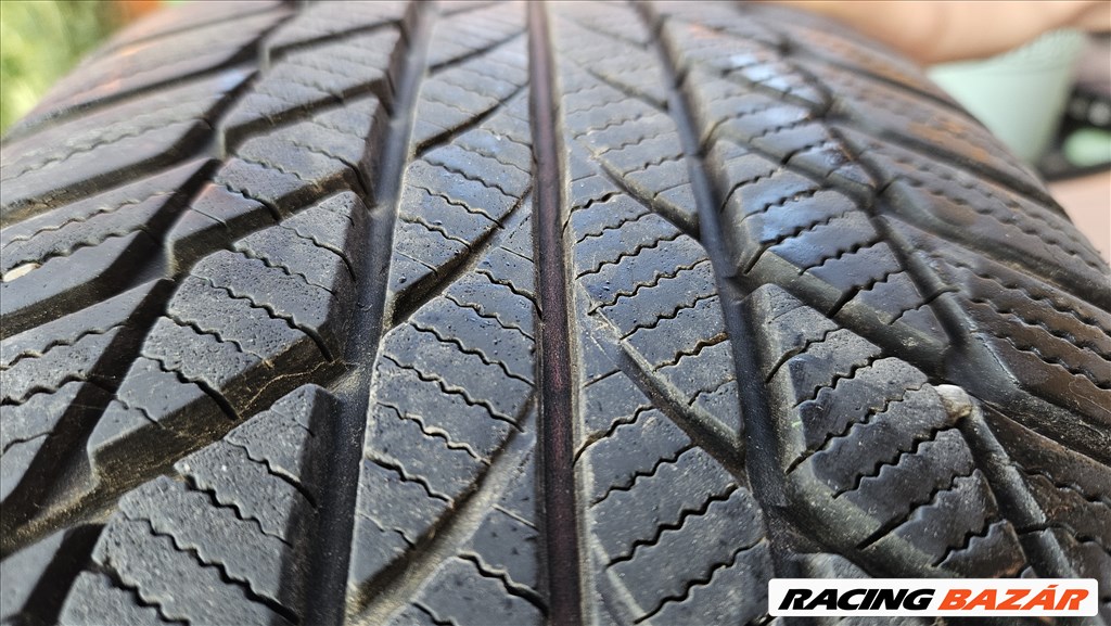 VW Golf 7, 4db 15" lemezfelni, + 195/65 R15 Bridgestone DEFEKTTŰRŐ téli gumi  2. kép