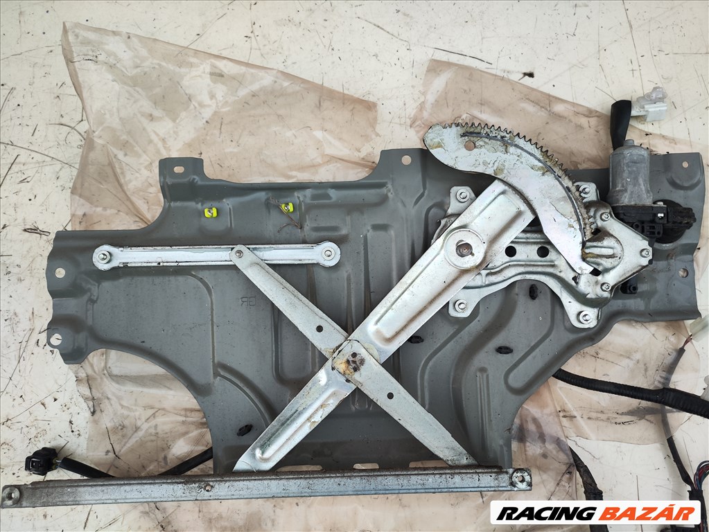 Daihatsu Trevis jobb első ablakemelő szerkezet motorral  82151b2670a 2. kép