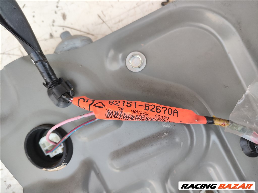Daihatsu Trevis jobb első ablakemelő szerkezet motorral  82151b2670a 4. kép