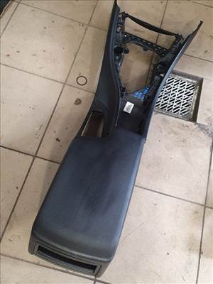 BMW E90 E91 gyári fekete sima könyöklő