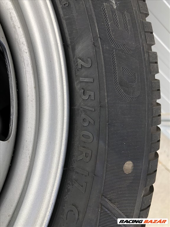  5x120 lyukosztású 17" új (gyári felni) lemezfelni, rajta 215/60 új Dunlop téli gumi gumi  5. kép