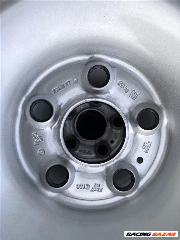  5x120 lyukosztású 17" új (gyári felni) lemezfelni, rajta 215/60 új Dunlop téli gumi gumi  7. kép