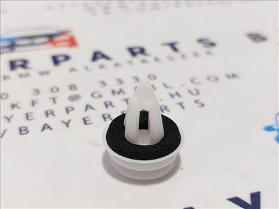 BMW E82 F20 E46 E90 E91 E92 E93 F30 F32 E60 F07 F01 F06 F01 X1 X3 X4 X5 X6 Z4 stb. ajtókárpit gyári patent klipsz