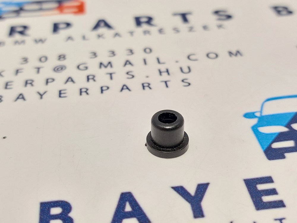 BMW E81 E87 F20 E21 E30 E36 E46 E90 E28 E34 E39 E60 F10 E32 E38 I3 X1 X3 X4 X5 X6 stb.. elsõ embléma rögzítõ hüvely patent 1. kép