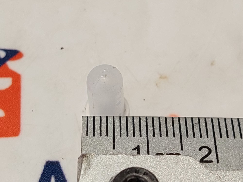 BMW F22 E46 E90 F30 F32 F39 F07 F38 F65 stb.. hátsó embléma rögzítõ hüvely patent 4. kép