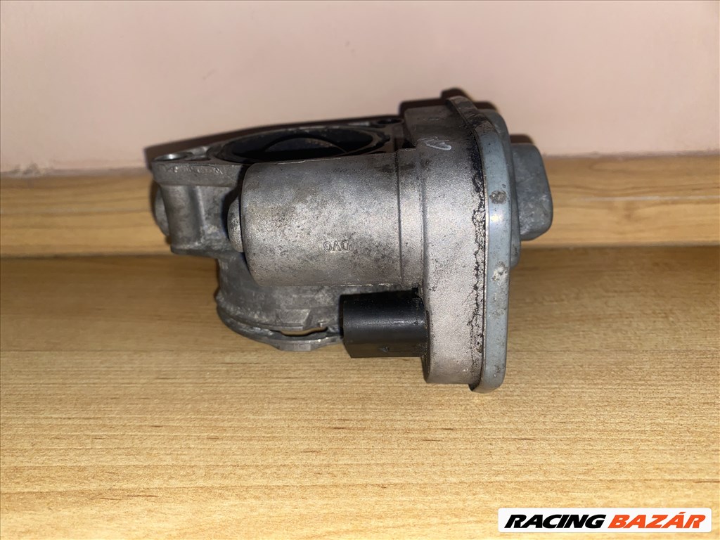 Volkswagen Touran I fojtószelep 038128063m 4. kép