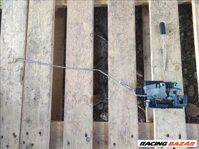 Dacia Sandero I bal első ajtózár  8200735227