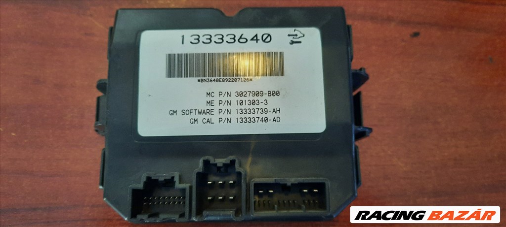 Opel Insignia A Csomagtérnyitó vezérlőegység  1. kép