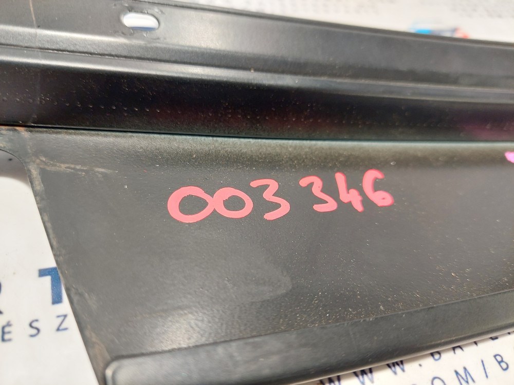 BMW E90 E91 sedan touring jobb elsõ fekete ajtó külsõ oszlop takaró léc díszléc dekorléc oszloptakaró borítás 3. kép