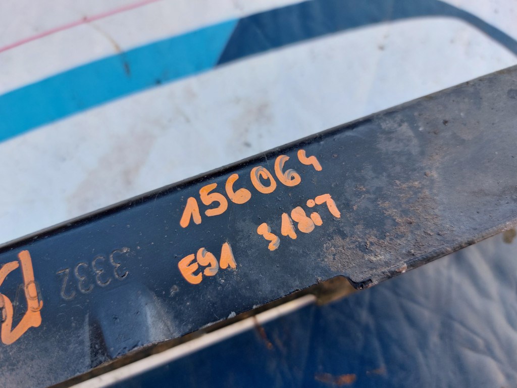 BMW E81 E82 E87 E88 E90 E91 E92 E93 E84 X1 bal jobb hátsó alsó létra lengõkar 3. kép