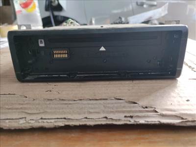 SSANGYONG RODIUS  Rádió / CD (31899) 7 644 260 310