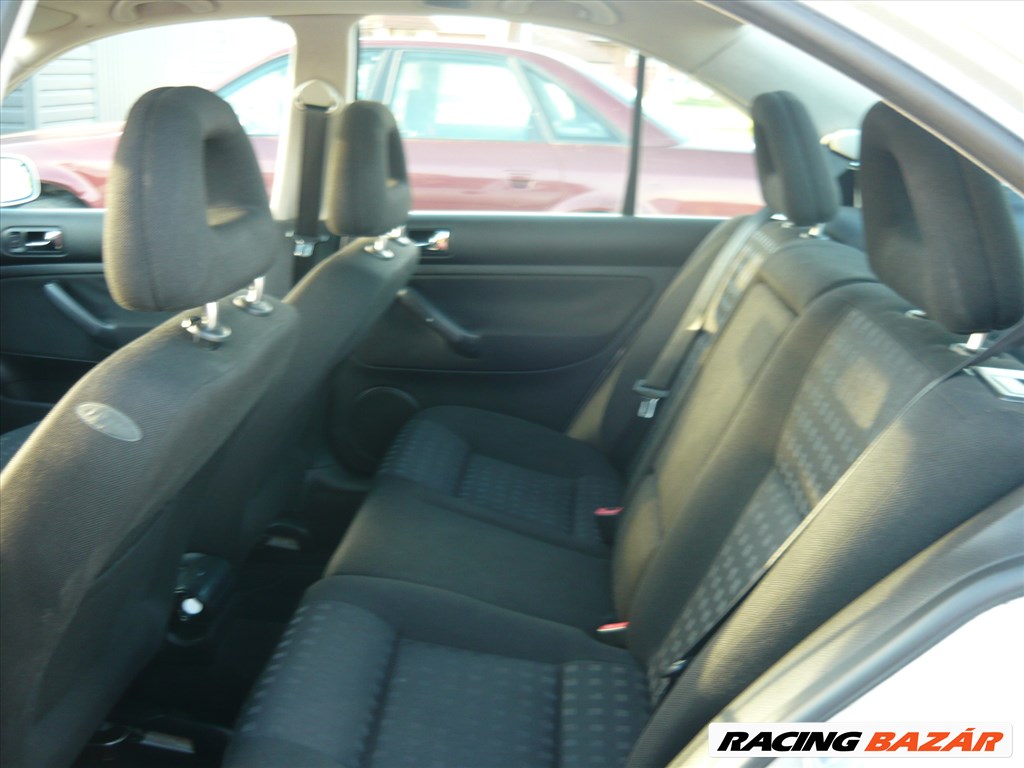 Eladó Volkswagen Bora 1.4 (1390 cm³, 75 PS) (A4 Typ 1J) 6. kép