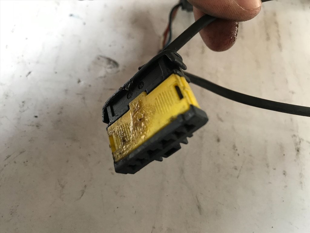 PEUGEOT 206 Ferdehátú 2A/C Bal Multikormány Kapcsoló (23933) 4. kép