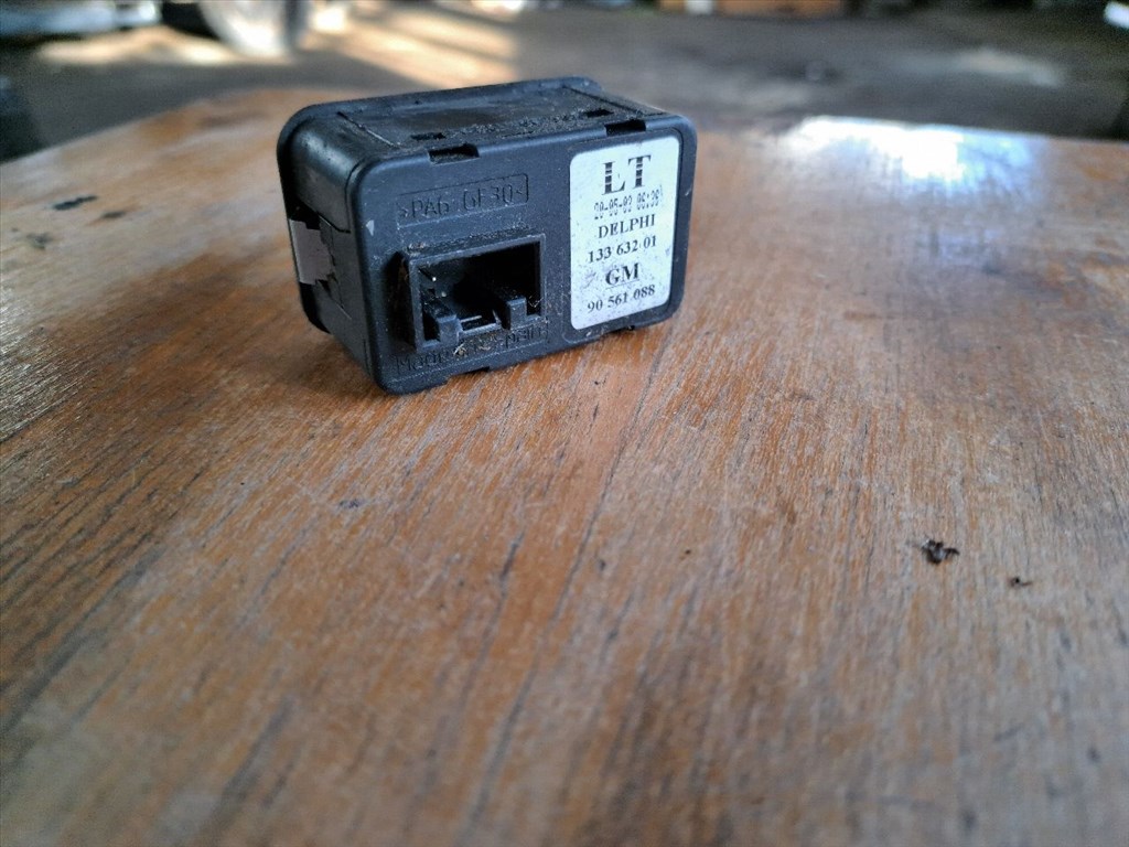 OPEL ZAFIRA A F75_ Bal első Ablakemelő Kapcsoló (34040) 13363201 4. kép