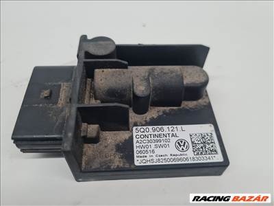 Volkswagen Golf VII üzemanyag szivattyú relé 5q0906121l
