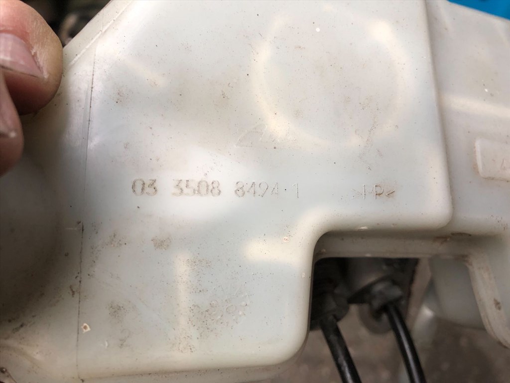 MAZDA 2 DY Fékfolyadék Tartály (07568) 2. kép