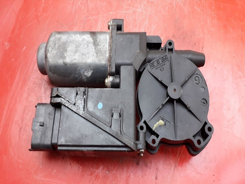 RENAULT ESPACE IV JK0/1_ Jobb hátsó Ablakemelő Motor (11653) 2. kép