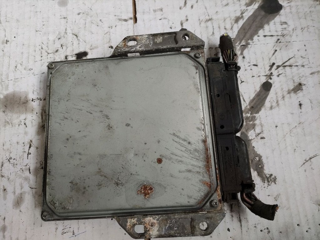 RENAULT ESPACE IV JK0/1_ Motorvezérlő (33308) 8973835023 2. kép