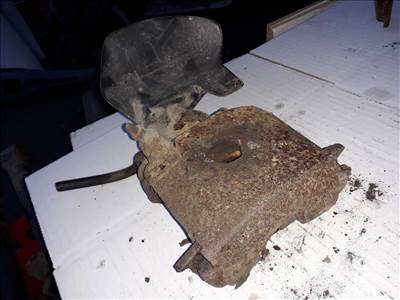 VW POLO 6N2 Jobb első Féknyereg Munkahengerrel (14052)