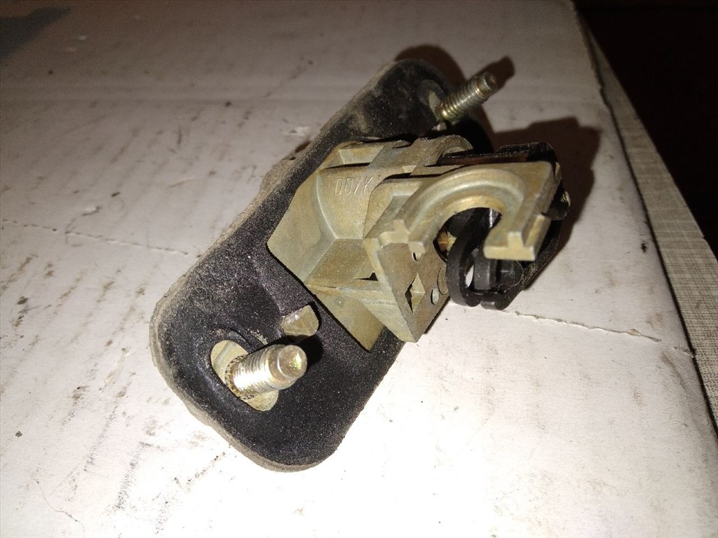 FORD MONDEO III B5Y Csomagtérajtó Zárbetét (15794) 3. kép