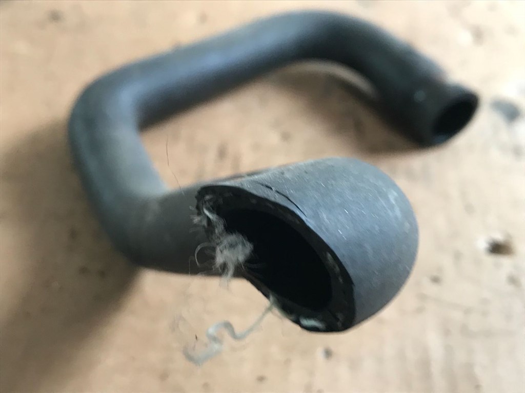 NISSAN ALMERA TINO V10 Vízcső (28826) YD22DTT 4. kép