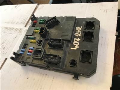 PEUGEOT 407 SW 6E_ Biztosítéktábla Utastér (14675) S120104600L