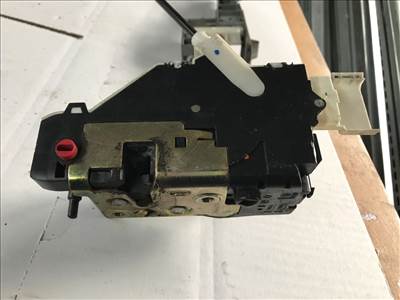 PEUGEOT 407 6D_ Bal hátsó Ajtózár (21481)