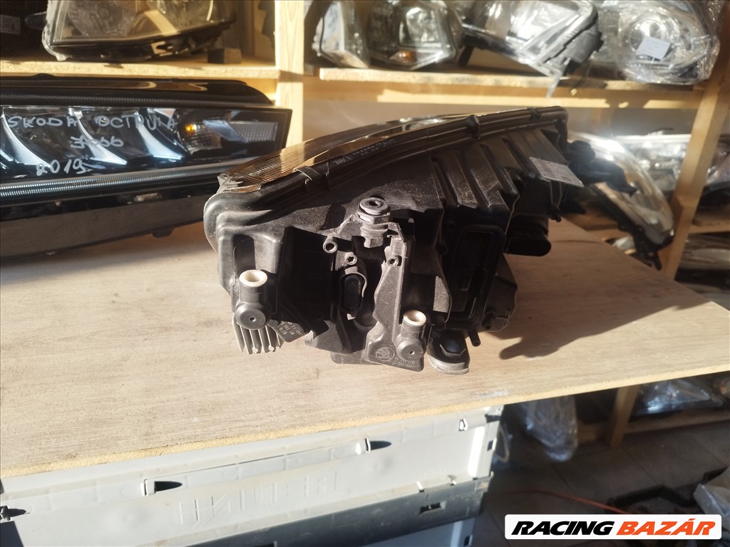 Skoda Octavia IV led fényszóró  5e4941016 5e4941015 4. kép