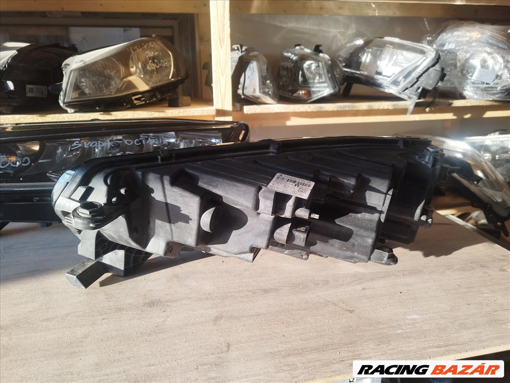 Skoda Octavia IV led fényszóró  5e4941016 5e4941015 5. kép
