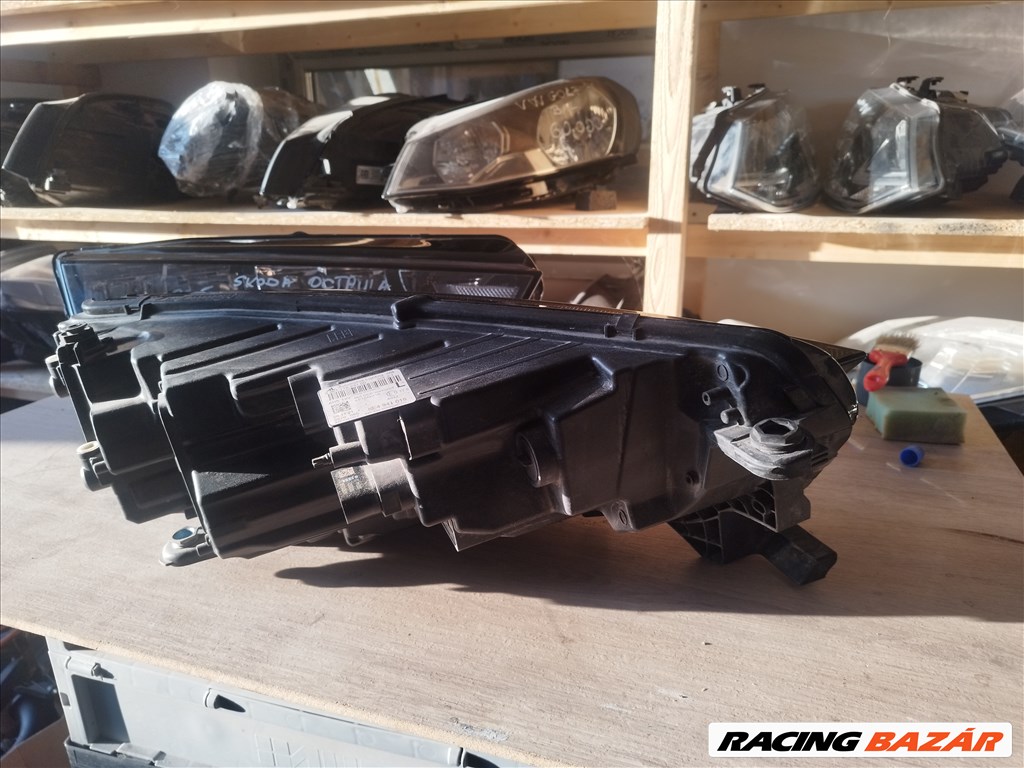 Skoda Octavia IV led fényszóró  5e4941016 5e4941015 8. kép