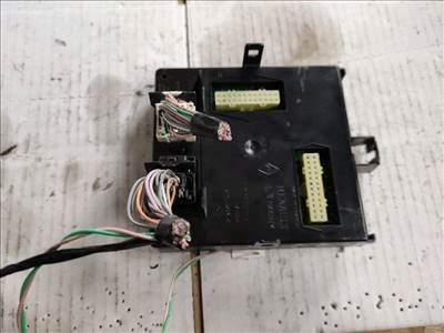 RENAULT ESPACE IV JK0/1_ Biztosítéktábla Utastér (33046) 8200643387