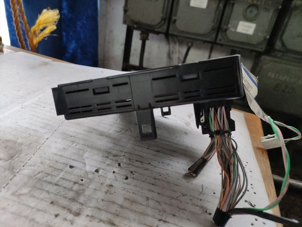 RENAULT ESPACE IV JK0/1_ Biztosítéktábla Utastér (33046) 8200643387 4. kép