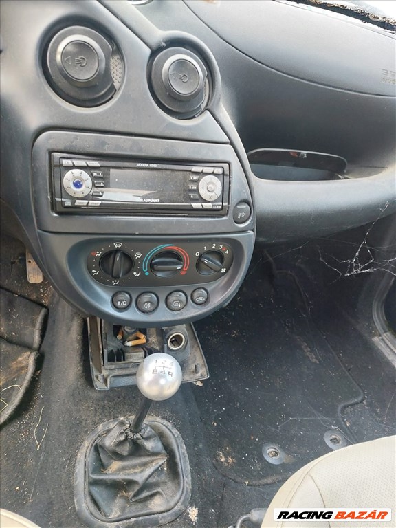 Ford Ka Mk1 bontott alkatrészei 8. kép