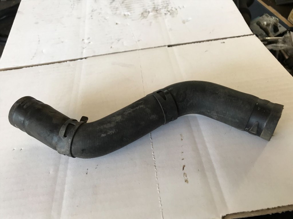 SUBARU IMPREZA Ferdehátú GR, GH, G3 Vízcső (29586) EE20Z 1. kép