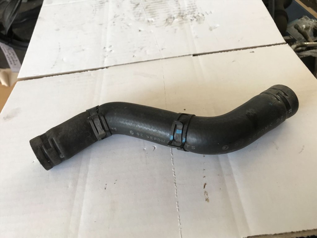 SUBARU IMPREZA Ferdehátú GR, GH, G3 Vízcső (29586) EE20Z 2. kép