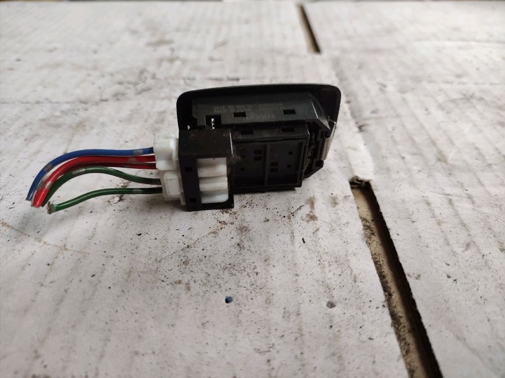 MAZDA 626 V Station Wagon GW Ablakemelő Kapcsoló (Pozíciófüggetlen) (32610) 0738D4 2. kép