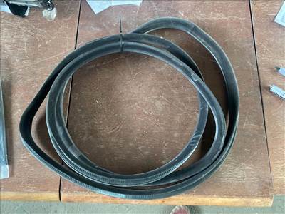 VOLVO S60  Bal első Gumikéder (09359)