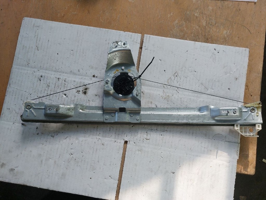 CITROËN C4 Picasso I UD_ Jobb hátsó Ablakemelő Szerkezet (Elektromos) (19149) 135090221 1. kép