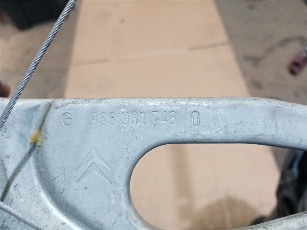 CITROËN C3 I FC_ Bal hátsó Ablakemelő Szerkezet (Mechanikus) (18827) 9639817480 3. kép