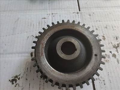 MAZDA 626 V Station Wagon GW Főtengely Szíjtárcsa (30632)