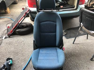 MAZDA 2 DY Jobb első Ülés (07148)