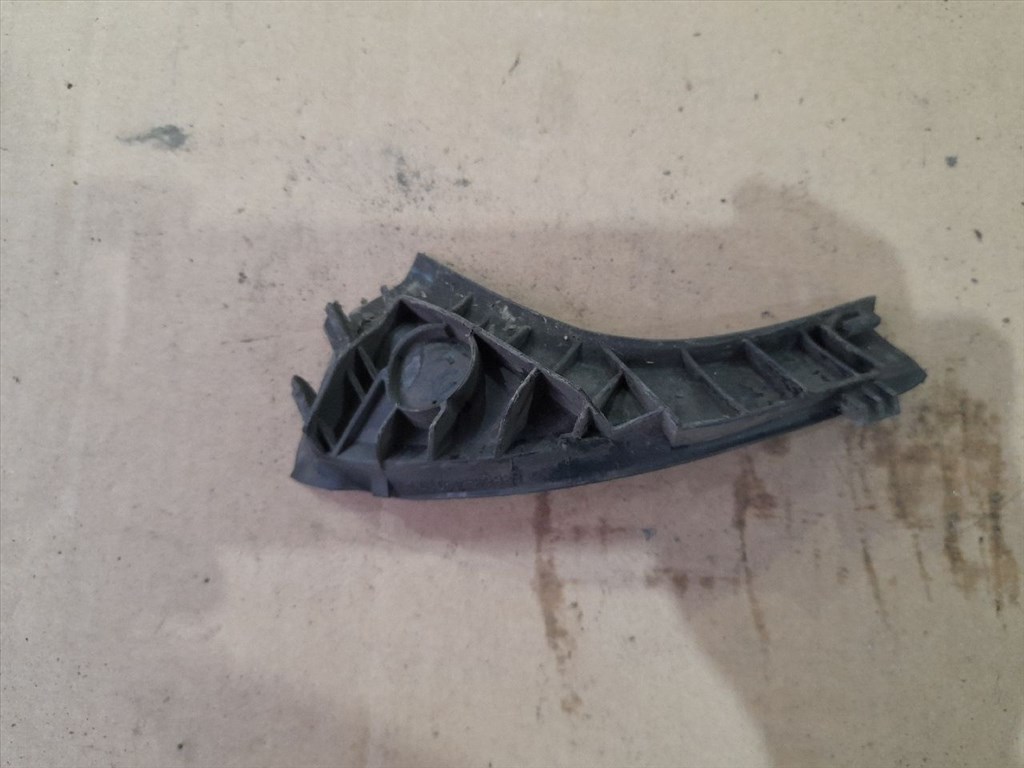 TOYOTA RAV 4 III ACA3_, ACE_, ALA3_, GSA3_, ZSA3_ Jobb Levélrács Záróvég (42131) 53886-42010 A1 2. kép