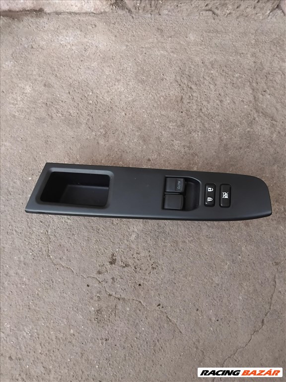 Toyota Yaris (XP130/XP150) Bal első ablakemelő kapcsoló  742320d680 0900u59 2. kép