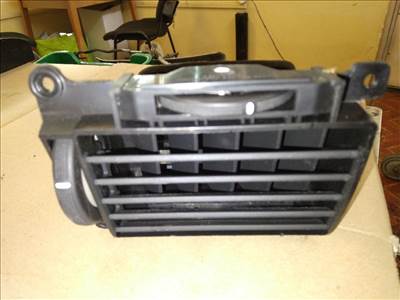 KIA CERATO LD Középső Jobb Szellőző (13872)