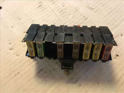 CITROËN BERLINGO Dobozos M_ Biztosítéktábla Motortér (14685) 9636079380