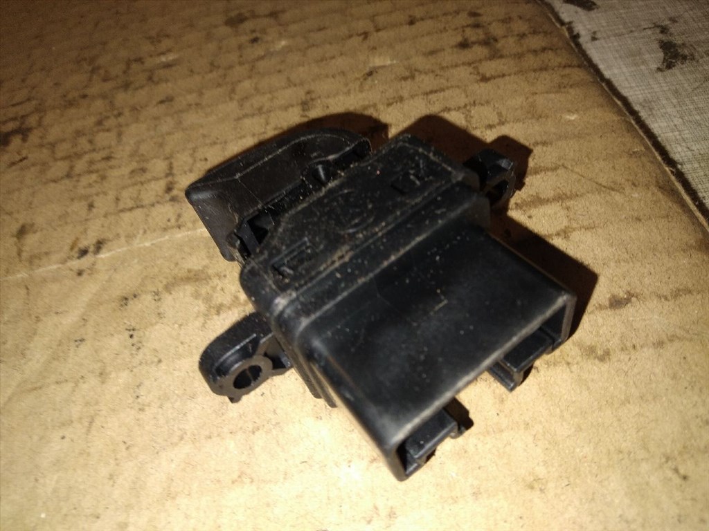 MAZDA 2 DY Ablakemelő Kapcsoló (Pozíciófüggetlen) (15613) D39766370 2. kép