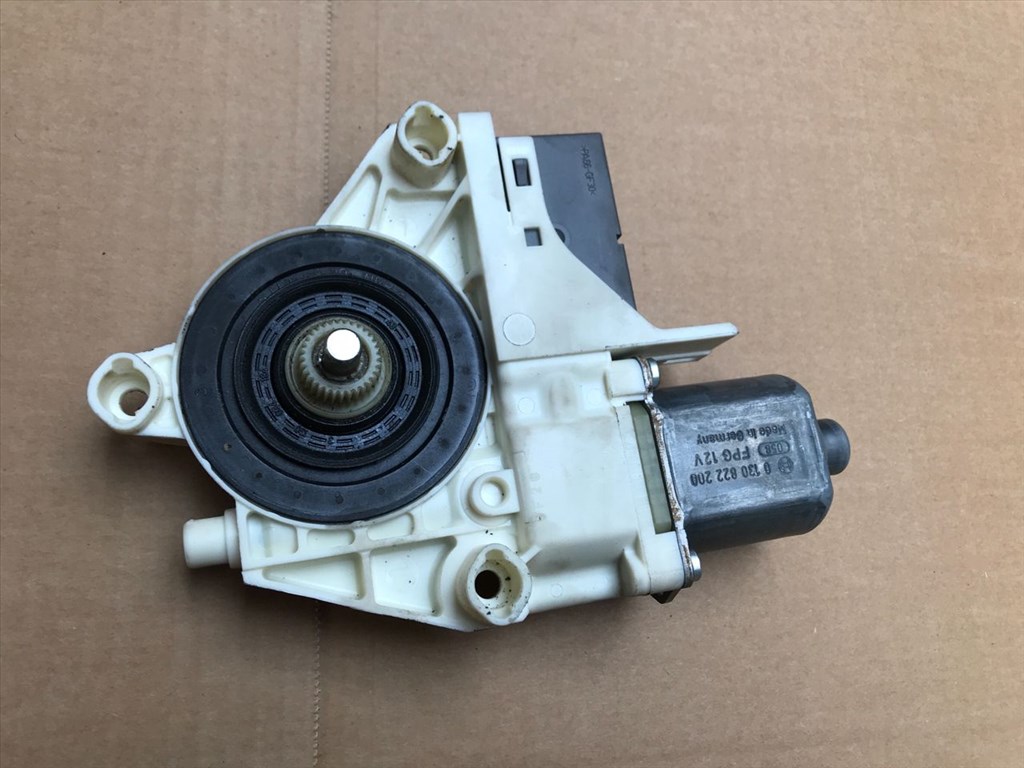 PEUGEOT 407 6D_ Jobb hátsó Ablakemelő Motor (22424) 9646595580 1. kép