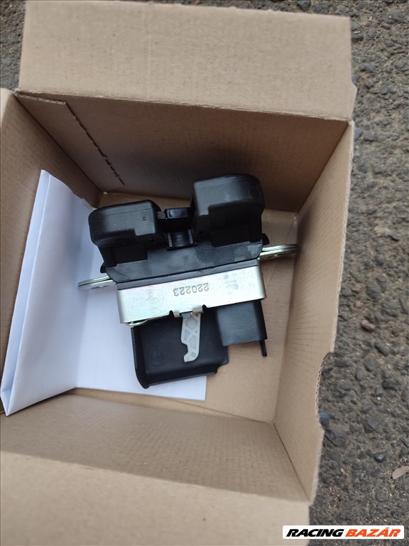 Volkswagen Golf V Variant 1.6 csomagtér ajtó zár  1k6827505f 5. kép